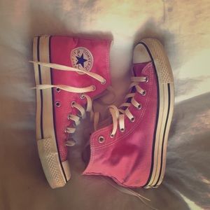 Converse High Tops - Pink